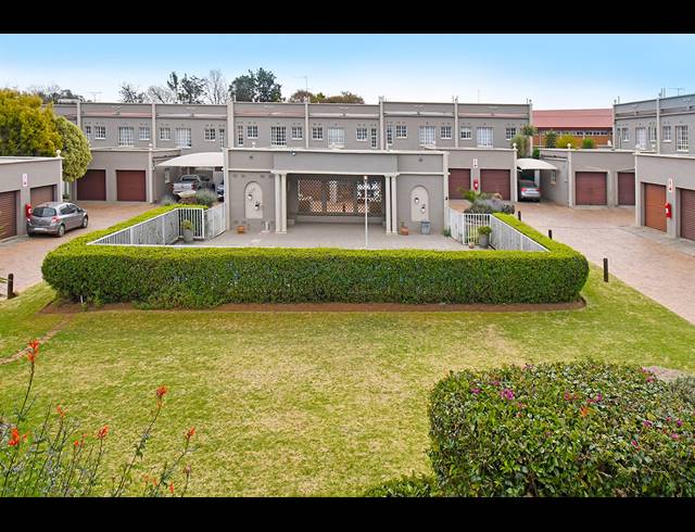 4 BEDROOM TOWNHOUSE FOR SALE IN EDEN GLEN